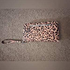 Steve Madden Leopard Wristlet Wallet zipper
